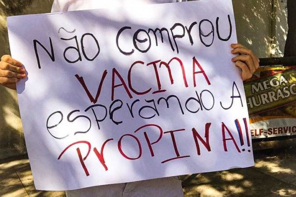 Manifestantes voltam às ruas em atos foco no impeachment