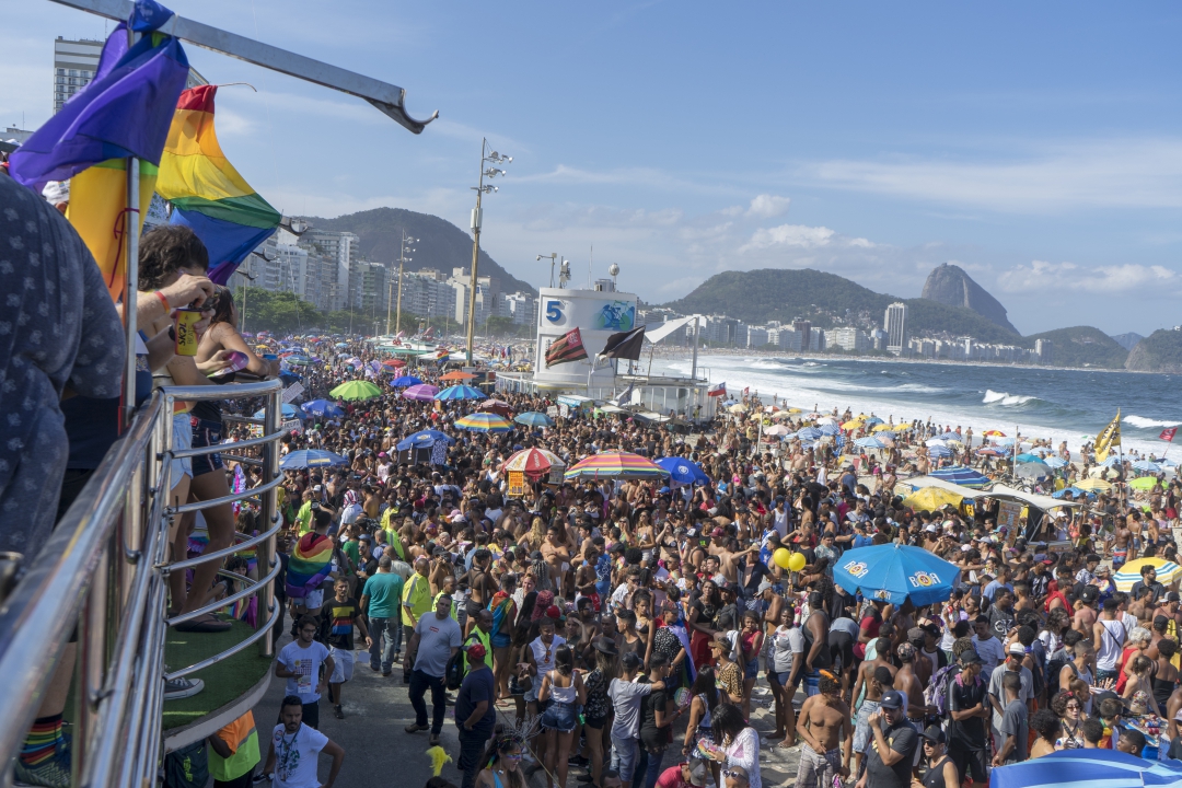 Parada LGBT em Copacabana (Foto: Beto Herrera / Jornal do Brasil)