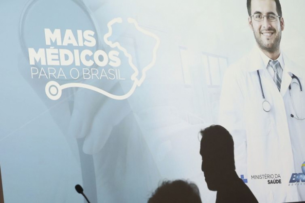 {'nm_midia_inter_thumb1':'https://midias.jb.com.br/_midias/jpg/https://midias.jb.com.br/_midias/jpg/2018/11/22/97x70/1_mais_medicos-114786.jpg', 'id_midia_tipo':'2', 'id_tetag_galer':'', 'id_midia':'5bf72ab06598d', 'cd_midia':114793, 'ds_midia_link': 'https://midias.jb.com.br/_midias/jpg/2018/11/22/627x418/1_mais_medicos-114786.jpg', 'ds_midia': 'Prorrogação das inscrições já havia sido 
anunciada pelo ministro Gilberto Occhi ', 'ds_midia_credi': 'Valter Campanato/Agência Brasil', 'ds_midia_titlo': 'Prorrogação das inscrições já havia sido 
anunciada pelo ministro Gilberto Occhi ', 'cd_tetag': '1', 'cd_midia_w': '627', 'cd_midia_h': '418', 'align': 'Left'}