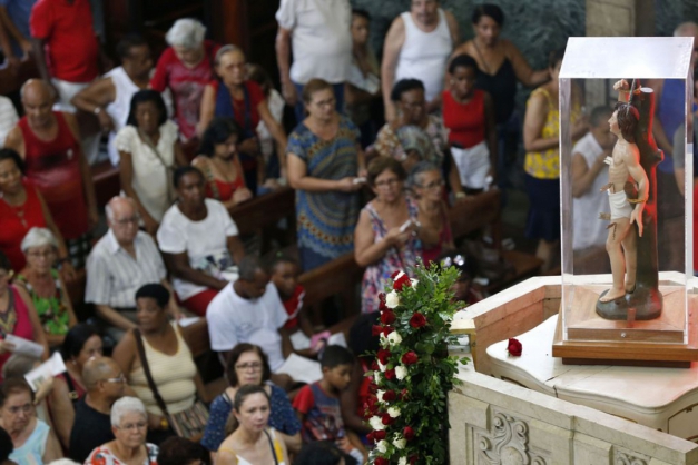 Fiéis participam de missa em homenagem a São Sebastião, padroeiro do Rio de Janeiro (Foto: Tânia Rêgo/Agência Brasil )