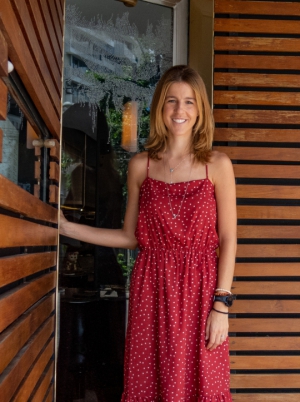 Bianca Gayoso elogia o programa, mas sugere mudanças no horário de funcionamento: "Só gostaria que eles ficassem até mais tarde. Eles saem às 20h, e depois que escurece tudo fica mais perigoso" Macaque in the trees