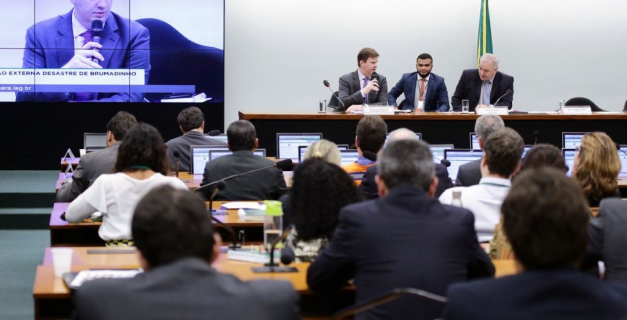 {'nm_midia_inter_thumb1':'https://midias.jb.com.br/_midias/jpg/https://midias.jb.com.br/_midias/jpg/2019/02/21/97x70/1_img20190221112329520-261297.jpg', 'id_midia_tipo':'2', 'id_tetag_galer':'', 'id_midia':'5c6eeee924065', 'cd_midia':261303, 'ds_midia_link': 'https://midias.jb.com.br/_midias/jpg/2019/02/21/627x321/1_img20190221112329520-261297.jpg', 'ds_midia': 'C&acirc;mara dos Deputados
', 'ds_midia_credi': 'Michel Jesus/C&acirc;mara dos Deputados', 'ds_midia_titlo': 'C&acirc;mara dos Deputados
', 'cd_tetag': '1', 'cd_midia_w': '627', 'cd_midia_h': '320', 'align': 'Left'}