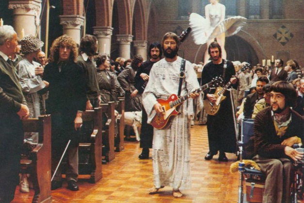 O guitarrista Eric Clapton (centro), presença marcante na versão para o cinema (Foto: Reprodução)