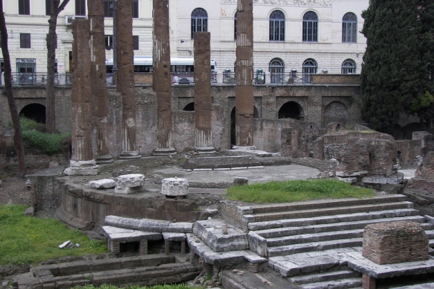 {'nm_midia_inter_thumb1':'https://midias.jb.com.br/_midias/jpg/2019/03/01/97x70/1_largo_di_torre_argentina_temple_b_4-285647.jpg', 'id_midia_tipo':'2', 'id_tetag_galer':'', 'id_midia':'5c7976897174c', 'cd_midia':285654, 'ds_midia_link': 'https://midias.jb.com.br/_midias/jpg/2019/03/01/627x418/1_largo_di_torre_argentina_temple_b_4-285647.jpg', 'ds_midia': 'Ru&iacute;nas do Largo di Torre Argentina, em Roma, ser&atilde;o abertas &agrave; visita&ccedil;&atilde;o ap&oacute;s reforma
', 'ds_midia_credi': 'Wknight94', 'ds_midia_titlo': 'Ru&iacute;nas do Largo di Torre Argentina, em Roma, ser&atilde;o abertas &agrave; visita&ccedil;&atilde;o ap&oacute;s reforma
', 'cd_tetag': '1', 'cd_midia_w': '627', 'cd_midia_h': '418', 'align': 'Left'}