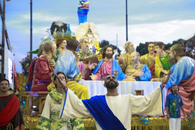 Macaque in the trees