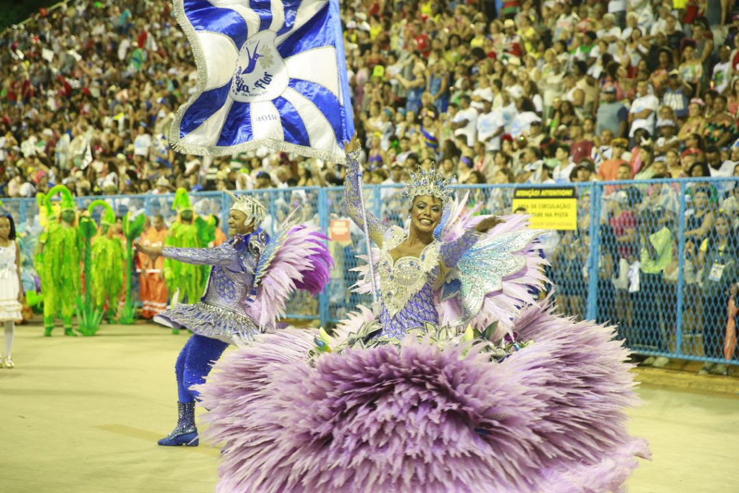 Mestre-sala da Beija-Flor se emociona ao dedicar desfile à própria mãe, em  coma há uma semana - Jornal O Globo