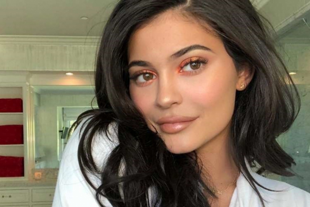 Kylie lançou sua própria linha de cosméticos Macaque in the trees