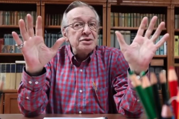 {'nm_midia_inter_thumb1':'https://midias.jb.com.br/_midias/jpg/2019/03/08/97x70/1_olavo_de_carvalho2_reproducao_facebook-308114.jpg', 'id_midia_tipo':'2', 'id_tetag_galer':'', 'id_midia':'5c82a82348506', 'cd_midia':308121, 'ds_midia_link': 'https://midias.jb.com.br/_midias/jpg/2019/03/08/627x418/1_olavo_de_carvalho2_reproducao_facebook-308114.jpg', 'ds_midia': 'Em mensagem no Face, Olavo de Carvalho afirma que governo est&aacute; repleto de inimigos e os chama de "p&uacute;stulas"
', 'ds_midia_credi': 'Reprodu&ccedil;&atilde;o do Facebook', 'ds_midia_titlo': 'Em mensagem no Face, Olavo de Carvalho afirma que governo est&aacute; repleto de inimigos e os chama de "p&uacute;stulas"
', 'cd_tetag': '1', 'cd_midia_w': '627', 'cd_midia_h': '418', 'align': 'Left'}