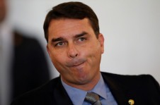 [Fl&aacute;vio Bolsonaro] Altas finan&ccedil;as