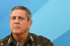 General Braga Neto est&aacute; preso