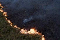 Vista aérea de queimada na Floresta Amazônica, a partir de Porto Velho, Rondônia