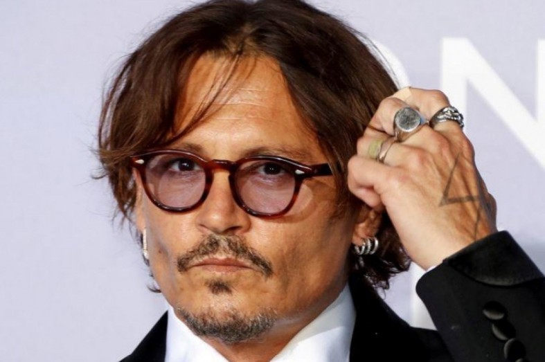 Johnny Depp é espancador de esposa, decide juiz do Reino Unido em caso de  difamação