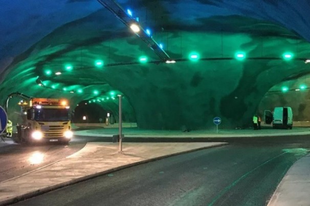 Túnel rodoviário submarino é construído no Atlântico