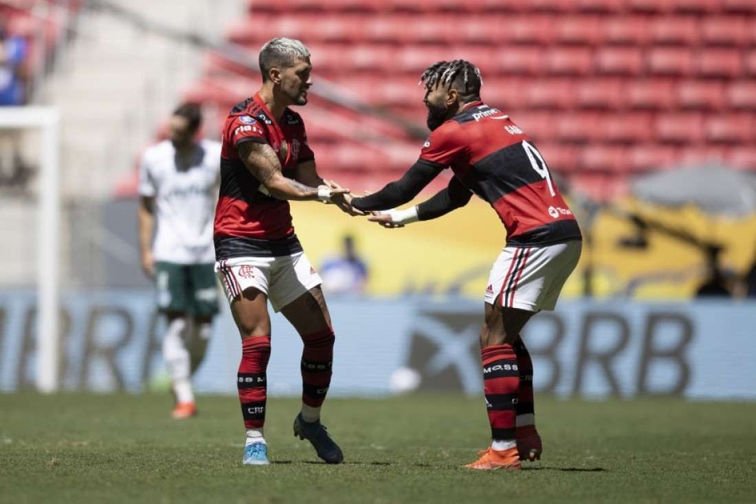 Nos pênaltis, Flamengo vence o Palmeiras e conquista o Brasileirão
