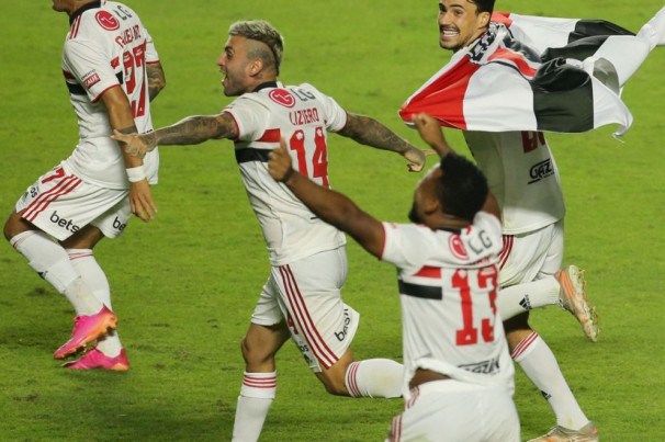 São Paulo vence Palmeiras por 2 a 0 e conquista o Campeonato Paulista