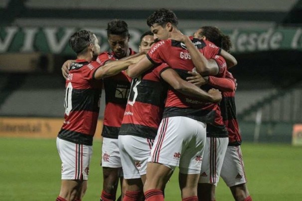 Flamengo estreia na Copa do Brasil com vitória diante do Coritiba