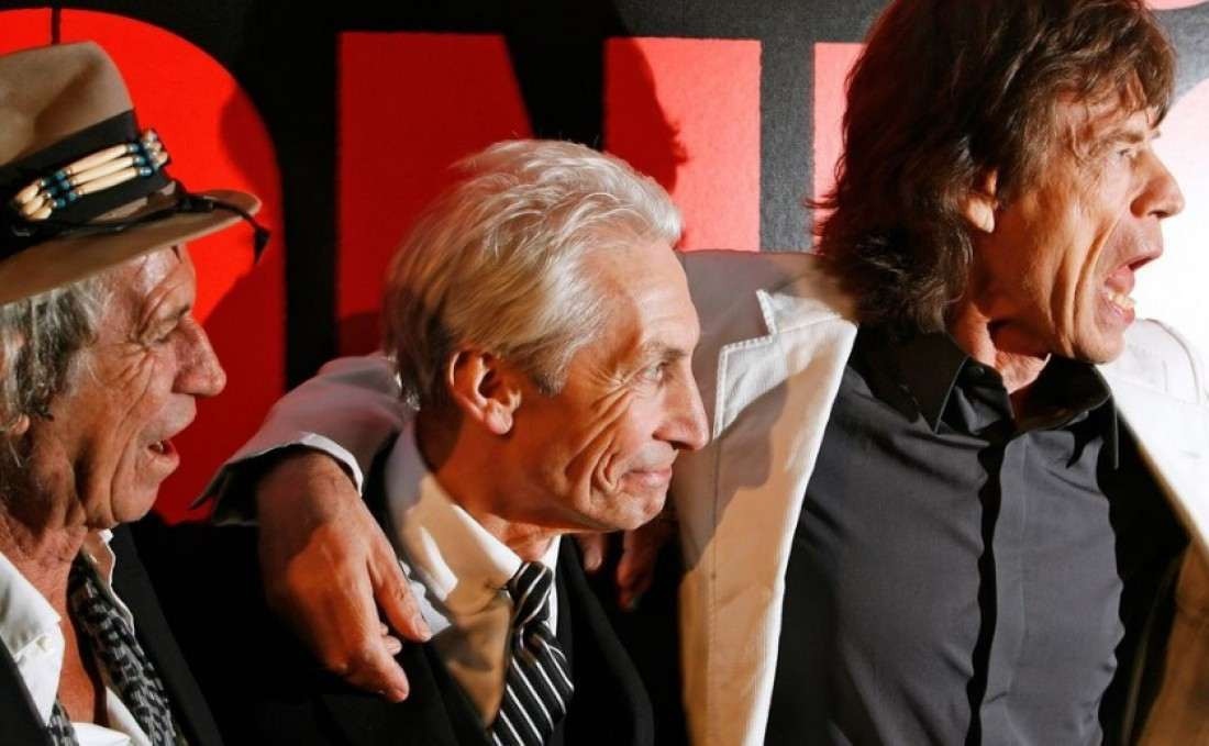 Os membros da banda Rolling Stones Keith Richards (E), Mick Jagger (D) e Charlie Watts chegam à estréia do documentário "Shine A Light", dirigido por Martin Scorsese sobre a banda, em Nova York, 30 de março de 2008 Macaque in the trees
