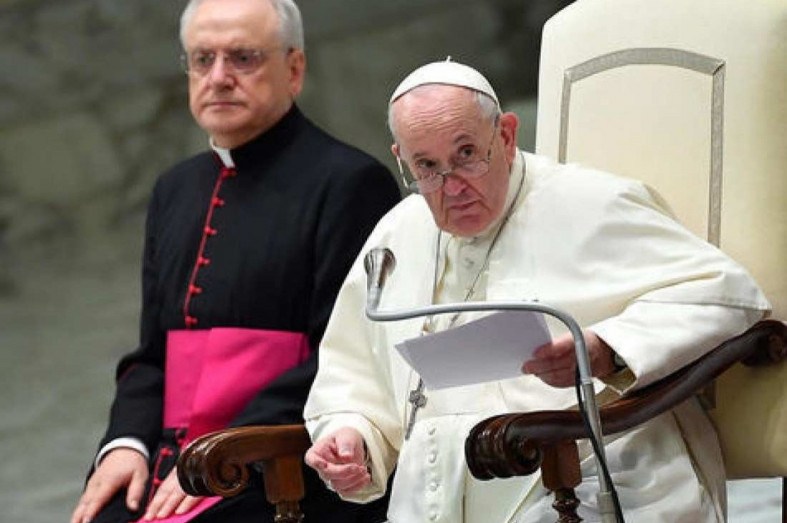 &Eacute; o momento da vergonha', diz Papa sobre pedofilia na Fran&ccedil;a