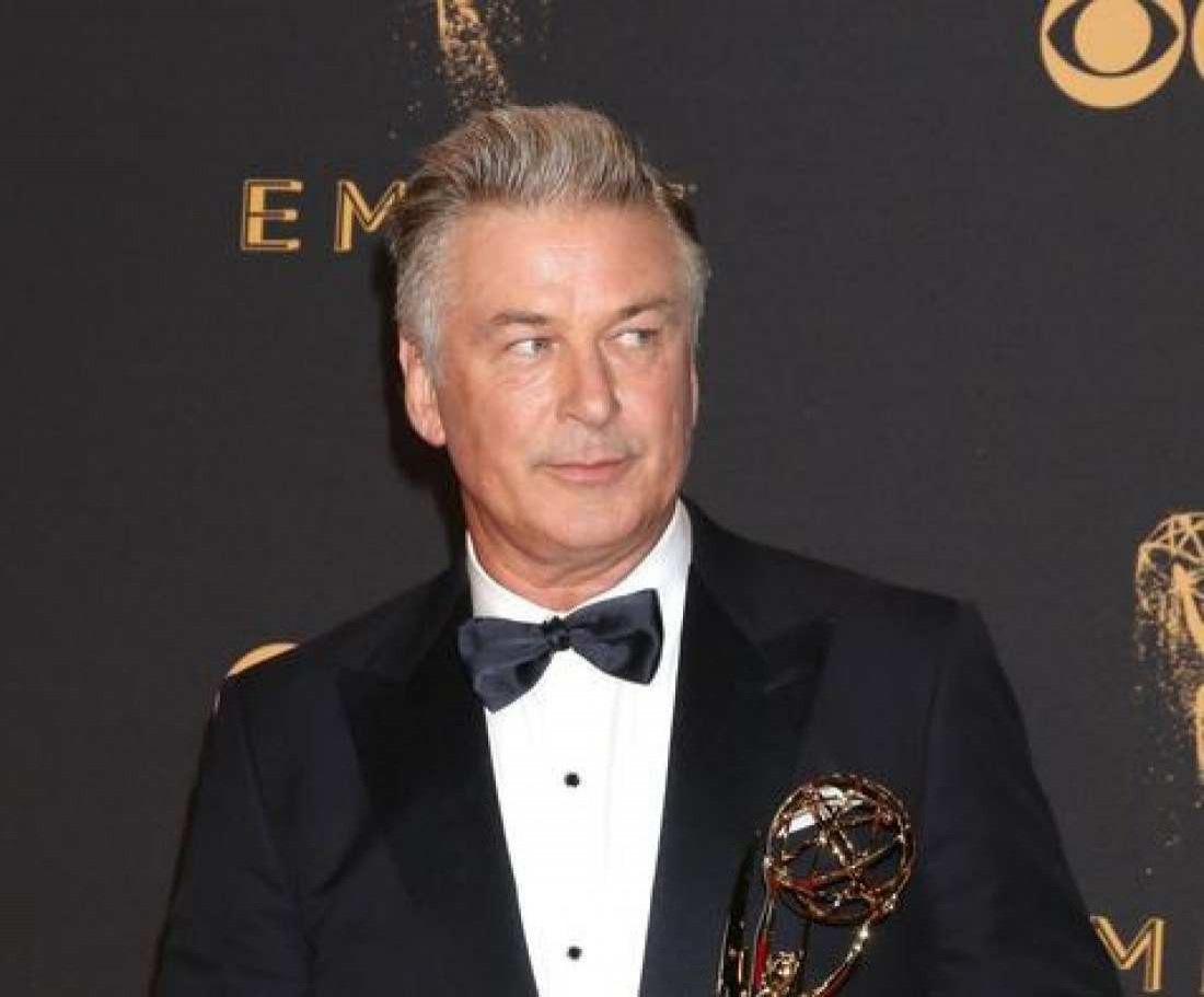 Alec Baldwin Revela 'choque' E 'tristeza' Por 'trágico Acidente'