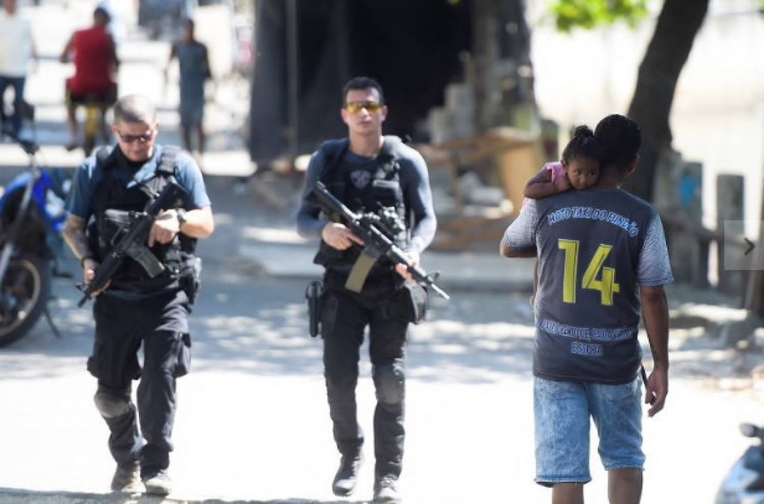 Rio Ocupação De Favelas Começa Com Descrédito E Invasão De Casas