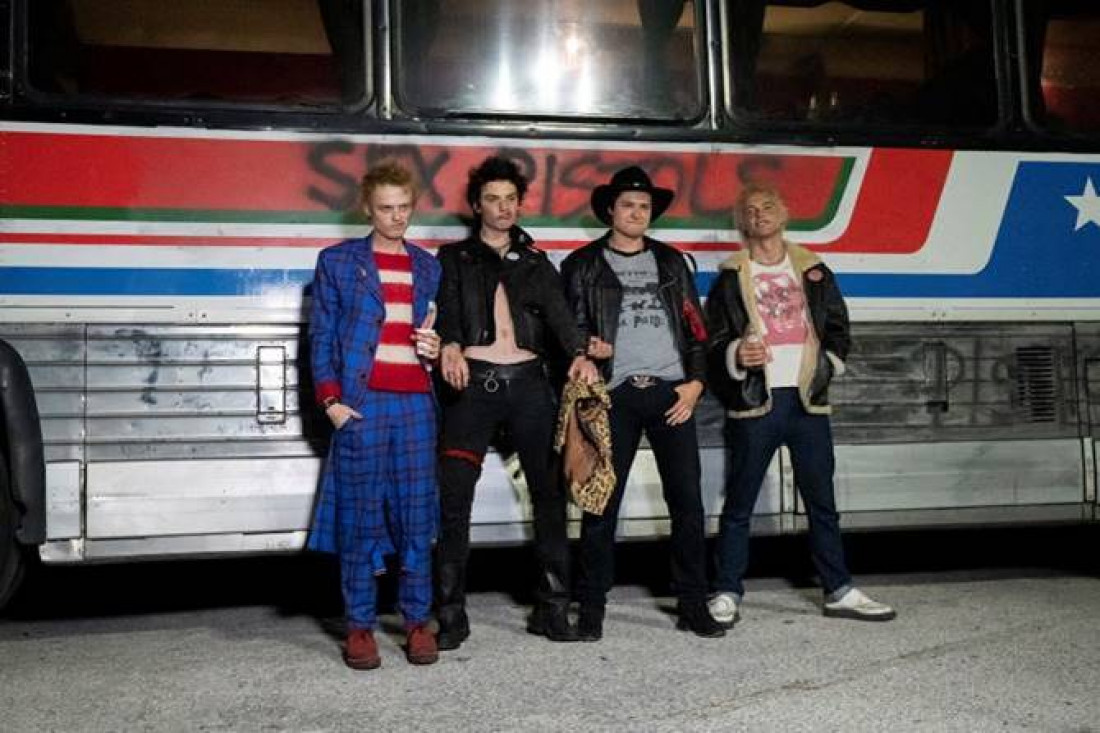 'Pistol': ainda sem data de estreia para o Brasil, é minissérie baseada na biografia de Steve Jones, o guitarrista da banda punk Sex Pistols Macaque in the trees