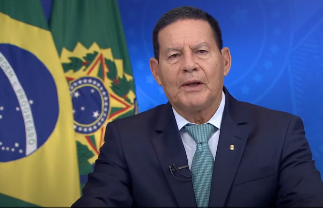 Mourão critica a Bolsonaro en discurso de Año Nuevo en radio y TV