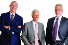 [Os donos da Americanas] Jorge Paulo Lemann entre seus s&oacute;cios Sicupira (&agrave; esquerda) e Marcel Telles