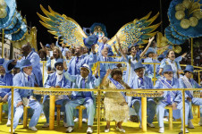 O carro dos baluartes da Portela no Carnaval 2023