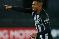 Victor Sá fez um golaço