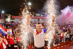 Candidato governista Santiago Peña é eleito presidente do Paraguai
