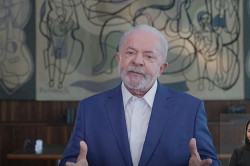 Lula durante pronunciamento na TV e cadeia de rádio