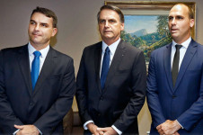 Fl&aacute;vio, Jair e Eduardo Bolsonaro