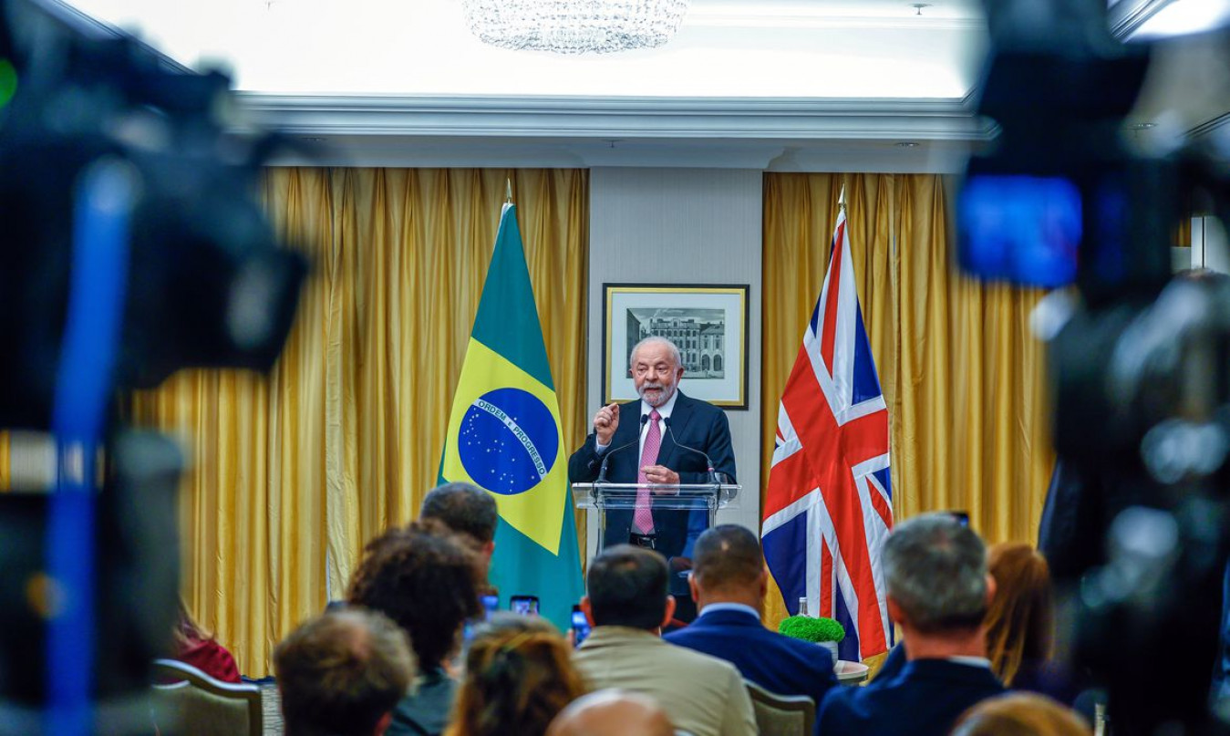 lula_em_entrevista_em_londres-733495.jpg