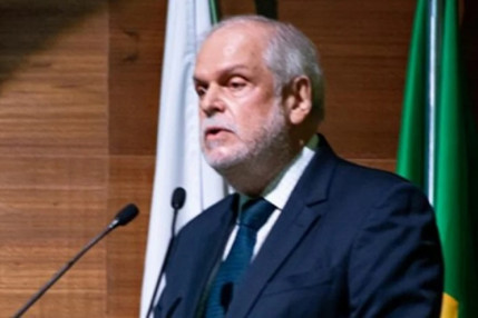 Antônio Pinheiro - Diretor financeiro e administrativo - IND E COM DE AUTO PEÇAS  REI LTDA