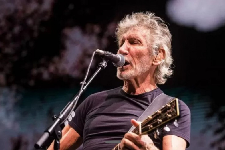 Macaque in the trees