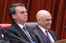 Bolsonaro e Moraes frente a frente, em campos opostos, para todo mundo ver