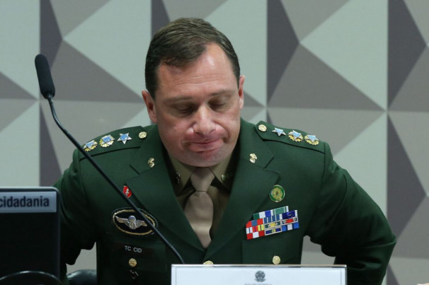 Acusado de mandar matar Marielle ajudou Mauro Cid a falsificar cartão de vacinação