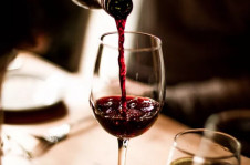 Vinhos tintos feitos com as uvas Pinot noir s&atilde;o os mais indicados