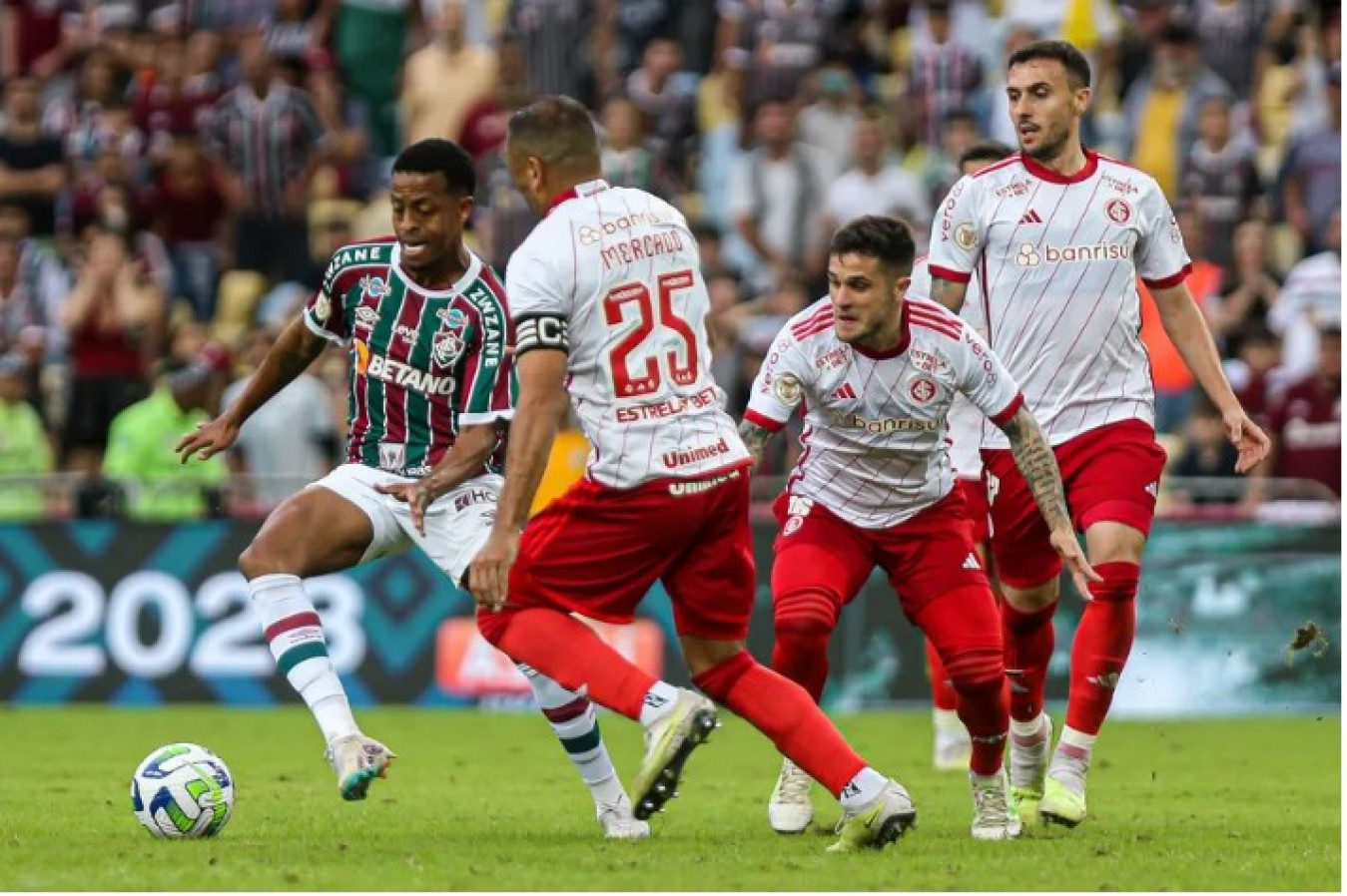 Cano faz dois e Fluminense busca empate contra Internacional no primeiro  jogo da semifinal da Libertadores