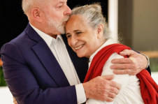 Lula e a abelha rainha Maria Beth&acirc;nia