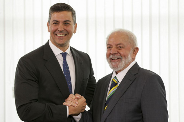Lula conversa com presidente do Paraguai após polêmica sobre guerra
