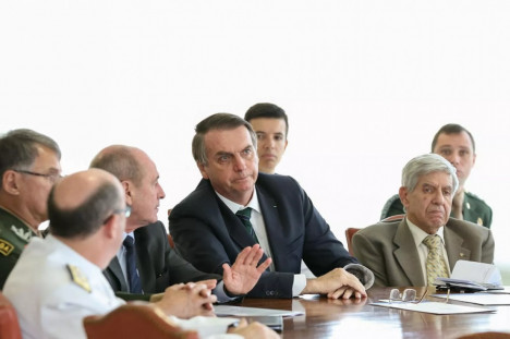 Bolsonaro e alguns integrantes da c&uacute;pula do golpe