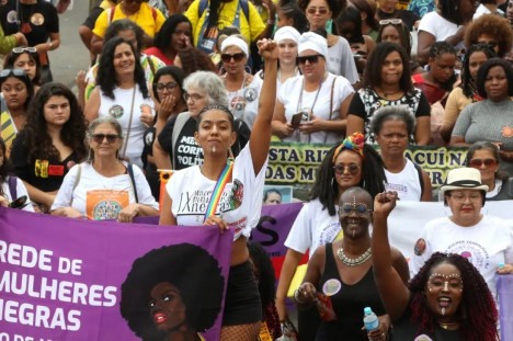 IX Marcha das Mulheres Negras do Rio de Janeiro, na praia de Copacabana, zona sul da cidade (arquivo)