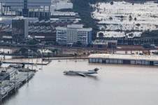 No Aeroporto Salgado Filho, há aviões de pequeno e grande porte que ficaram submersos e dificilmente poderão ser recuperados