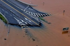 Rodovia interditada devido as inundações no Rio Grande do Sul