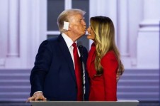  Donald e a mulher, Melania Trump, durante convenção do Partido Republicano