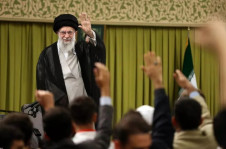  Aiatolá Ali Khamenei durante encontro com estudantes em Teerã