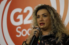 Bruna Benevides, presidente da Antra, na mesa da Associação Brasileira de Lésbicas, Gays, Bissexuais, Travestis, Transexuais e Intersexos (ABGLT) no G20 Social, sobre tragédias Ambientais e o impacto para a população LGBTI+, no Espaço Kobra