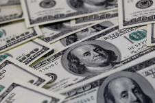 A previs&atilde;o da cota&ccedil;&atilde;o do d&oacute;lar est&aacute; em R$ 5,80 para o fim deste ano