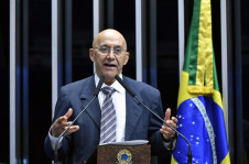 O relator, senador Confúcio Moura